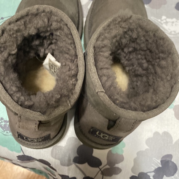 Ugg boots SZ 6 - Picture 7 of 7